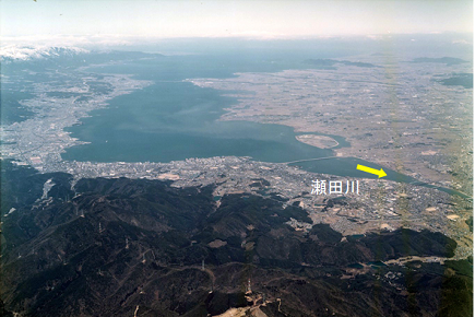 琵琶湖（南湖）と瀬田川